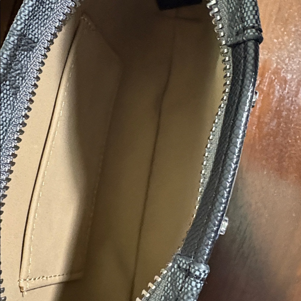 MICHAEL Michael Kors Black and Gray Logo Belt Bag - New in Box - Picture 4 of 6